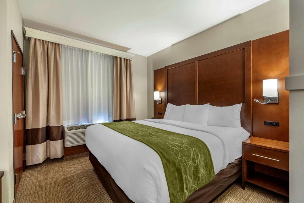 King Suite - Non-Smoking interior